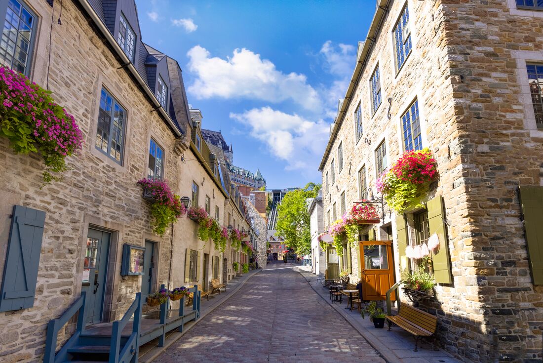 Cobbled streets and buildings in old town, Quebec, Canada