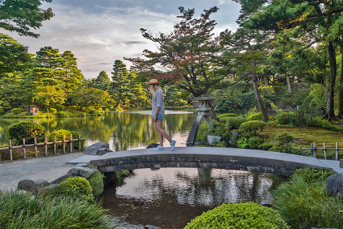 Enjoy the Kenrokuen Garden in Kanazawa, one of Japan's three Great Gardens.